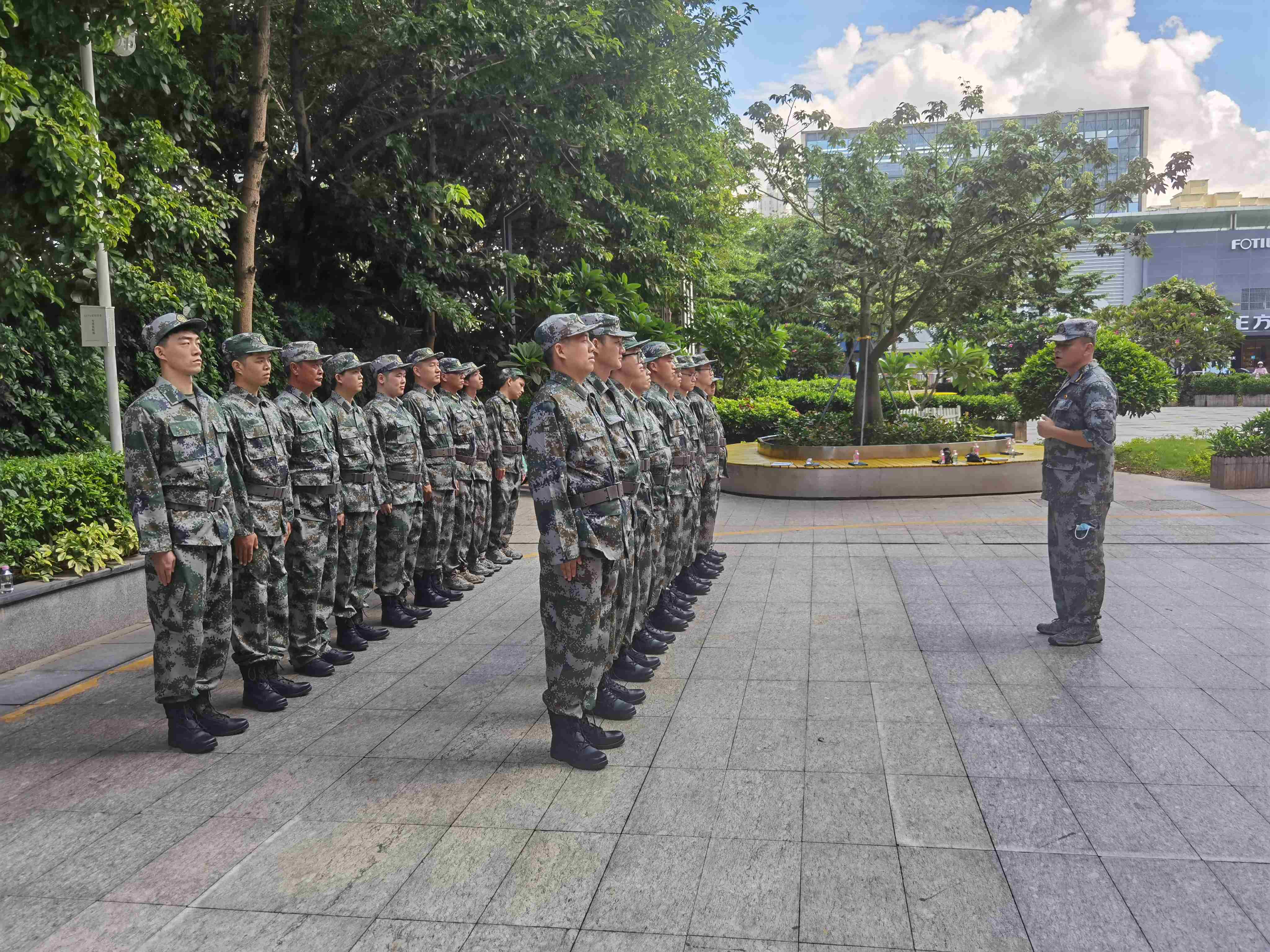 民兵训练队列图片